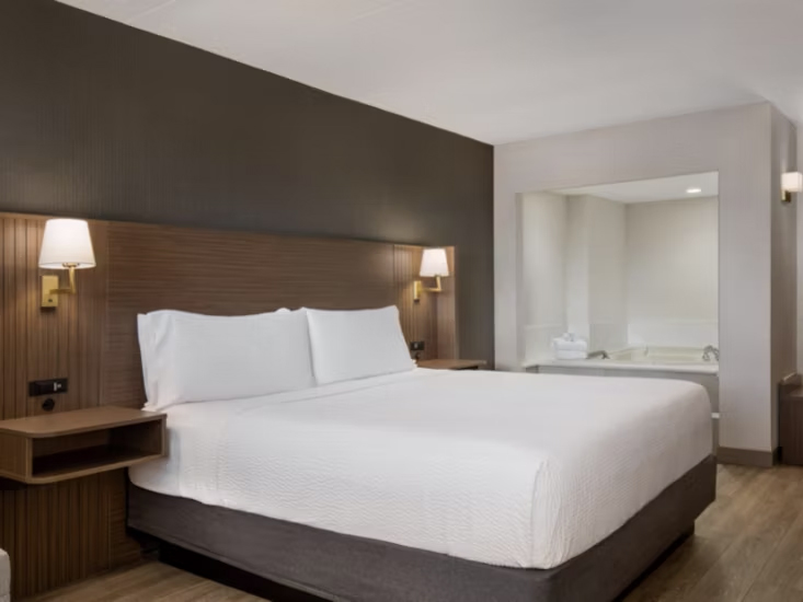 Holiday Inn & Suites St. Catharines